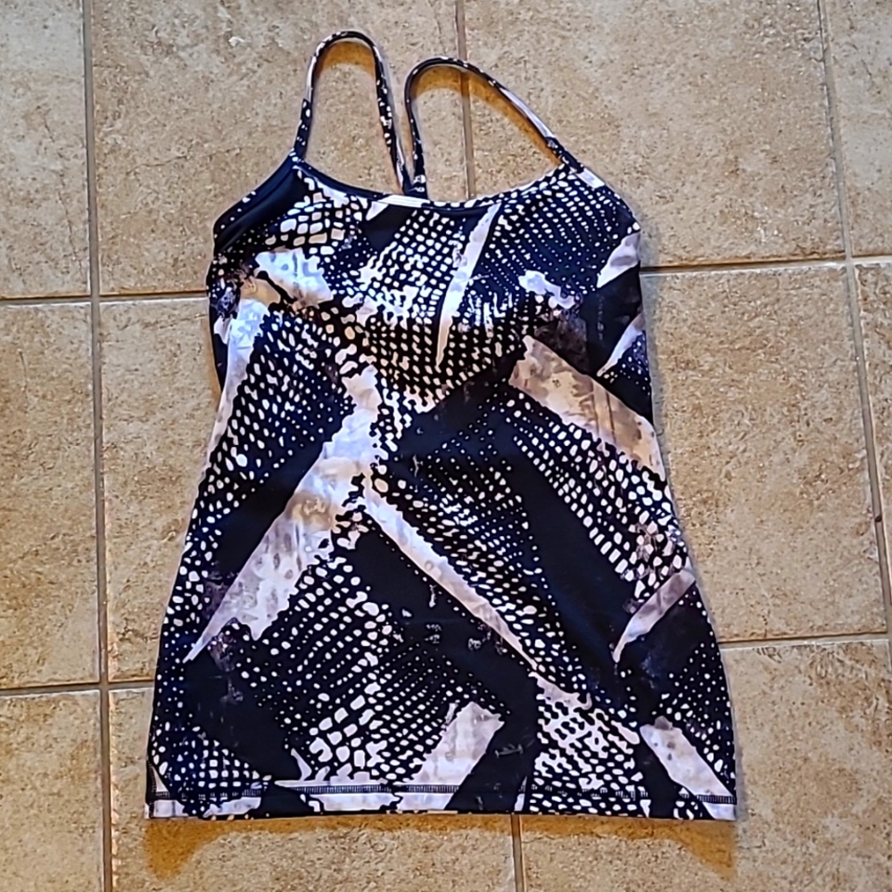 Size 6 lululemon flow y tank